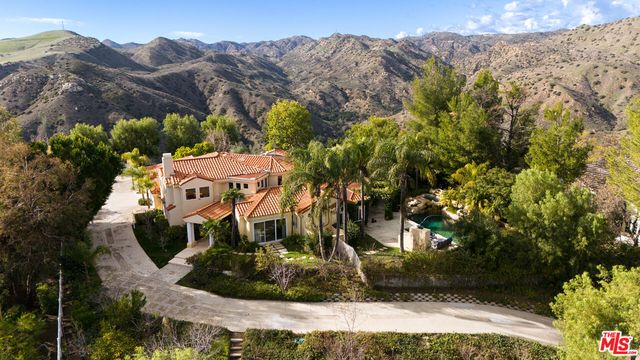 17 Saddlebow Rd, Bell Canyon, CA 91307