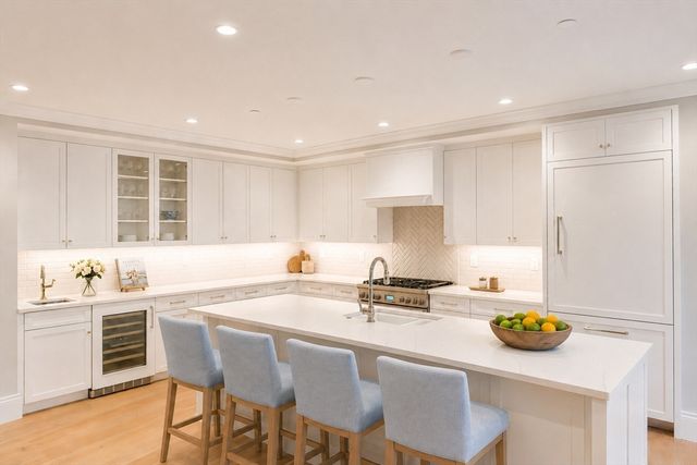 124 Elm St #202, Cohasset, MA 02025