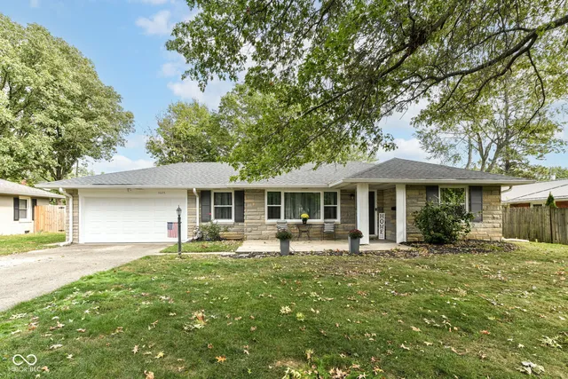 1626 Magnolia Dr, Anderson, IN 46011