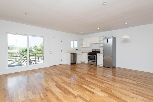 3951 Marathon St #8, Los Angeles, CA 90029
