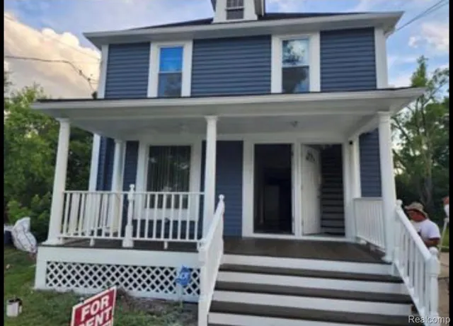 132 E  Howard St, Pontiac, MI 48342