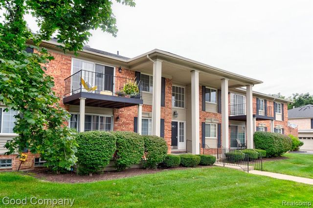 6109 Orchard Lake Rd   #204, West Bloomfield, MI 48322