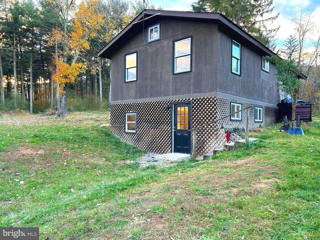 76 Red Tailed Hawk Rd, Paw Paw, WV 25434