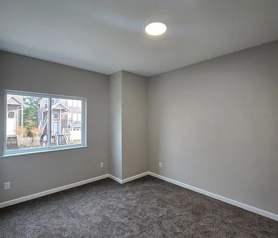 120 Reeder St, Tillamook, OR 97141