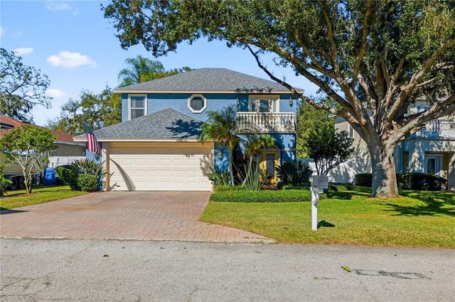 1113 S  Pine Lake Dr, Tampa, FL 33612