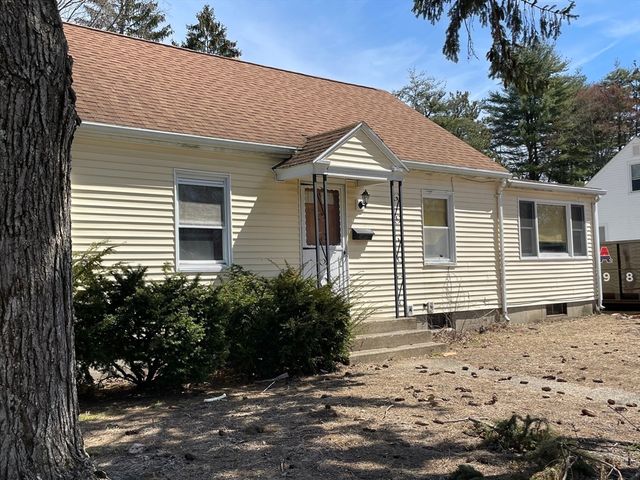 47 Columbia St, South Hadley, MA 01075