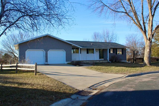 701 11th Ave NW, Dodge Center, MN 55927