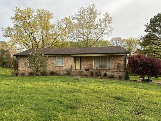 411 Page Dr, Goodlettsville, TN 37072