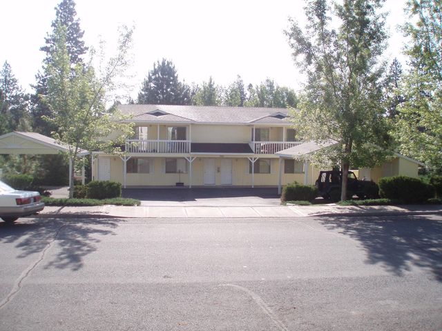 202 SW 17th St, Bend, OR 97702