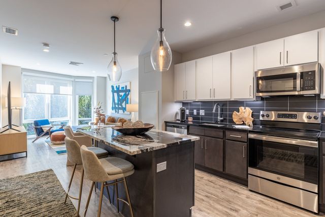 95 Saint Alphonsus St #206, Roxbury Crossing, MA 02120