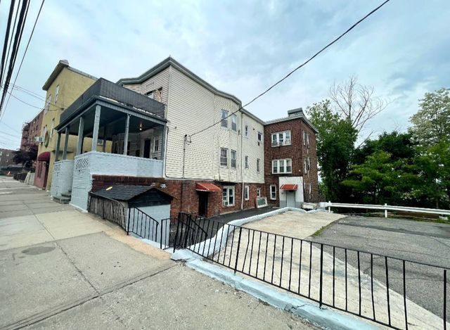 89 Van Cortlandt Park Ave, Yonkers, NY 10701