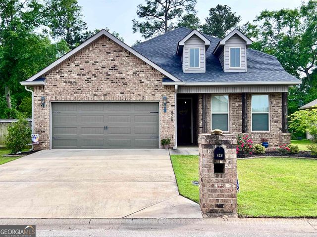 426 Legacy Park Dr, Perry, GA 31069