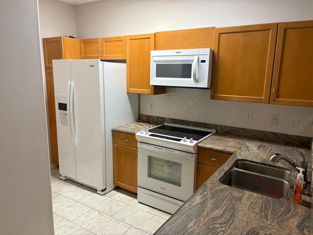 3950 Kalai Waa St #C102, Kihei, HI 96753