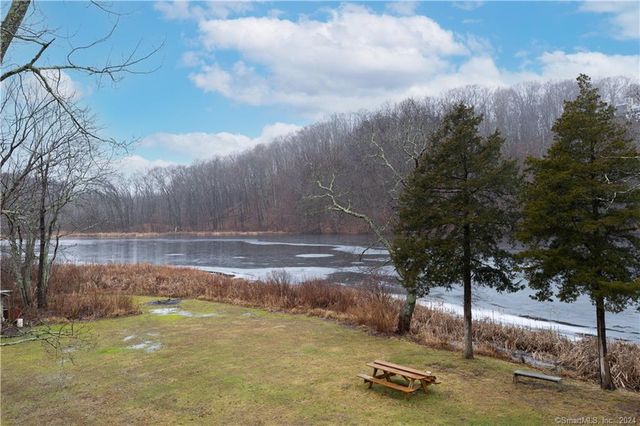 33 Off Twin Lakes Rd, North Branford, CT 06471