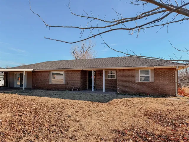 729 N  Marion Ave, Hinton, OK 73047