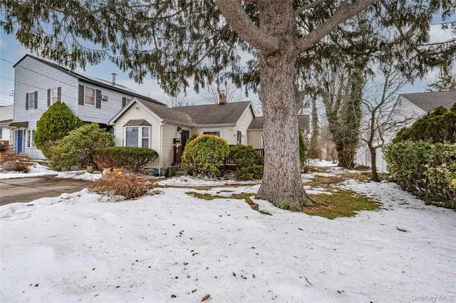 2452 Coolidge Avenue, Bellmore, NY 11710