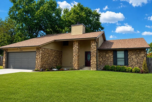 11103 E  98th St N, Owasso, OK 74055