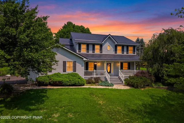 1630 Mohican Ct, Effort, PA 18330