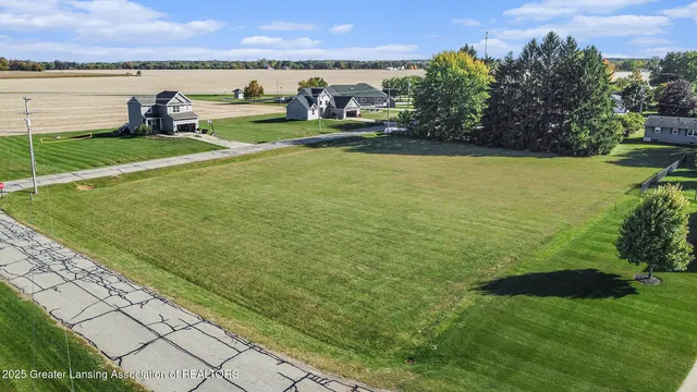 S  Yates St, Pewamo, MI 48873