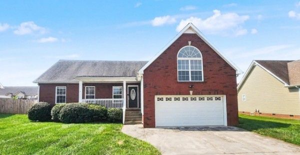 1184 Country Fields Ln, Clarksville, TN 37040