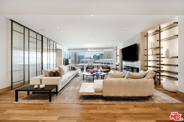 1 W  Century Dr #18C, Los Angeles, CA 90067