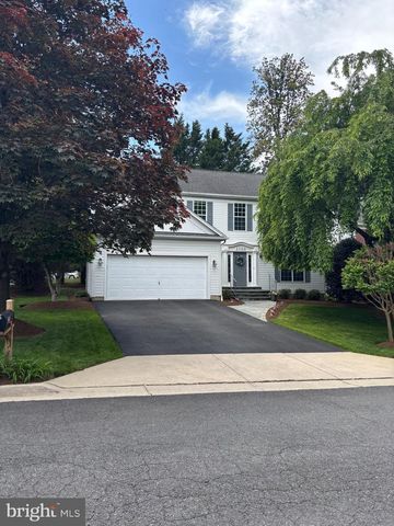 2700 Snowberry Pl, Olney, MD 20832
