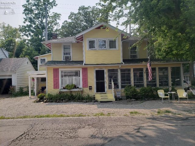 404 Maple Ave, Lakeside Marblehead, OH 43440