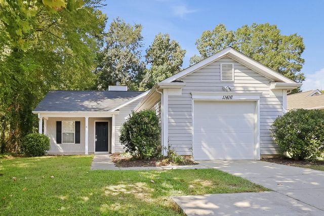 11416 Northwoods Forest Dr, Charlotte, NC 28214