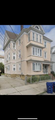 163 Bonney St #2, New Bedford, MA 02740