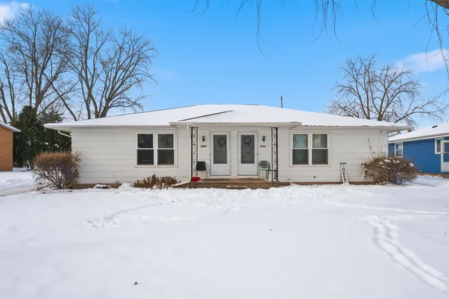 2325 N  Ballard Rd, Appleton, WI 54911