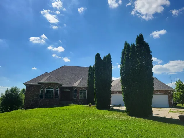 5241 Yvette St, Loretto, MN 55357