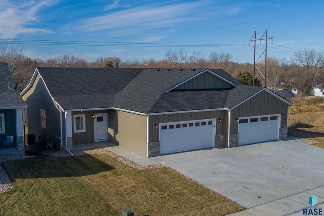 1121 S  Foss Ave, Avenue Sioux Falls, SD 57110