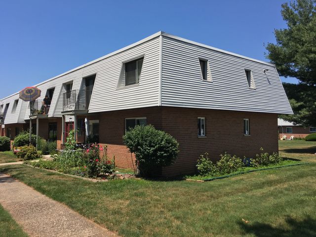 260 Richard St #4, Newington, CT 06111