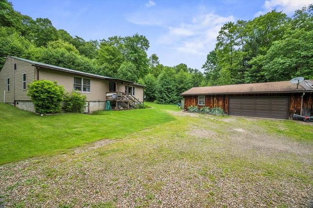 733 Fogle Farm Rd, Pleasantville, PA 16341