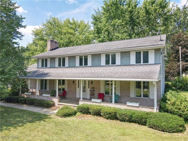 1243 Danbury Rd NW, North Canton, OH 44720