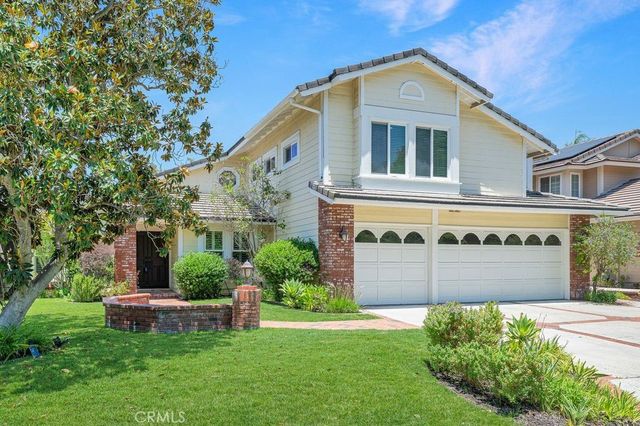 11 Pinewood Dr, Trabuco Canyon, CA 92679