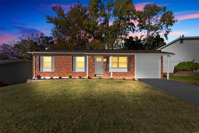 2267 Quality Dr, Maryland Heights, MO 63043