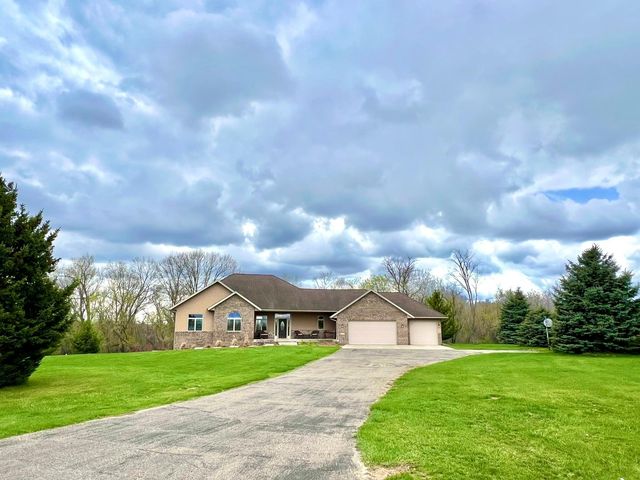 28561 Coyote Ct, Red Wing, MN 55066