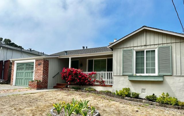 932 Foothill Dr, Daly City, CA 94015