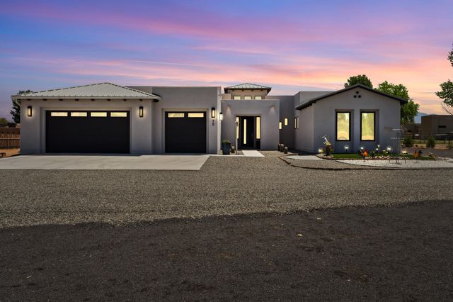 70 Camino De Claudio, Corrales, NM 87048
