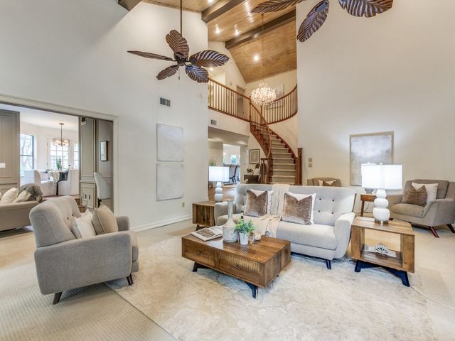 6227 Twin Oaks Cir, Dallas, TX 75240