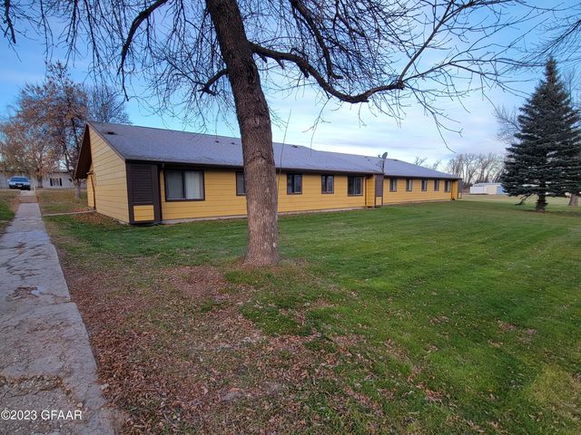 630/646 Lewis Ave, Larimore, ND 58251