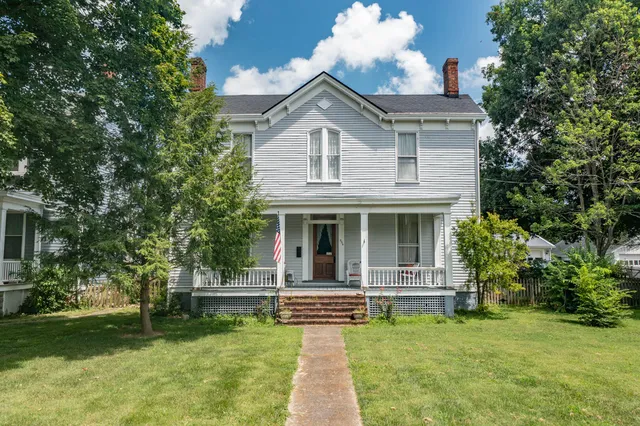 256 W  2nd St, Paris, KY 40361