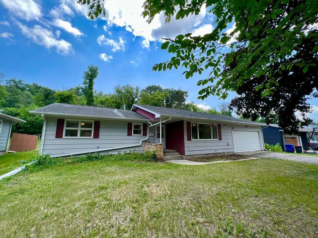 2252 Langsdorf Ave, Red Wing, MN 55066