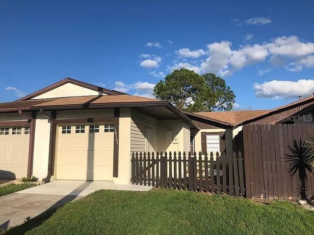 10109 BLAZED TREE COURT, Orlando, FL 32821