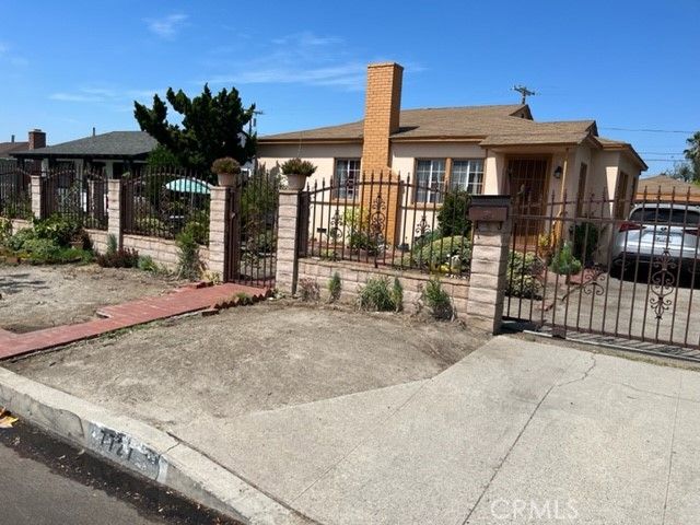 7727 Gentry Ave, North Hollywood, CA 91605