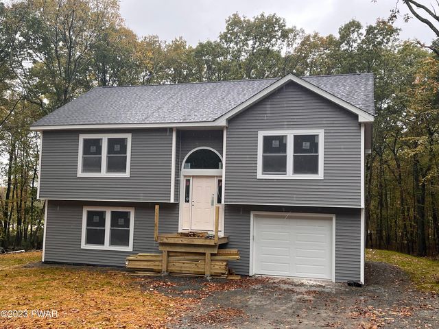 102 Spruce Dr, Milford, PA 18337