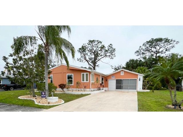 1413 Avenida Sierra #1413, North Fort Myers, FL 33903