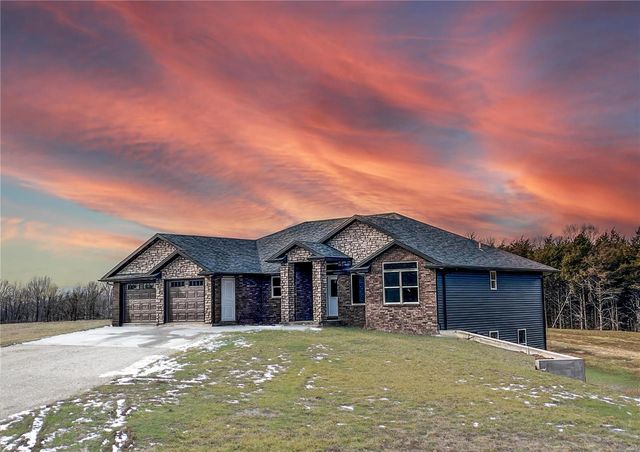 11555 County Road 385, Holts Summit, MO 65043