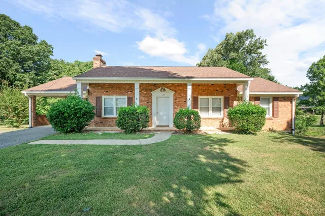 124 Jonathan St, Madison Heights, VA 24572
